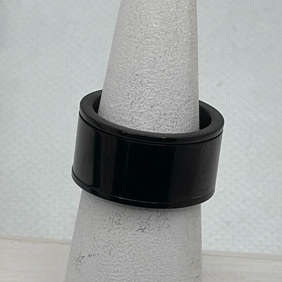 NWOT Size 8 3/4 Titanium “LOVE” spinner/fidget band with rainbow flag - Picture 4 of 6